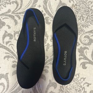 Black Rothy’s flats